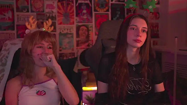 Snapshot of LuxRayi chatting on 25, 12, 2024 LuxRayi online show from 25, 12, 2024