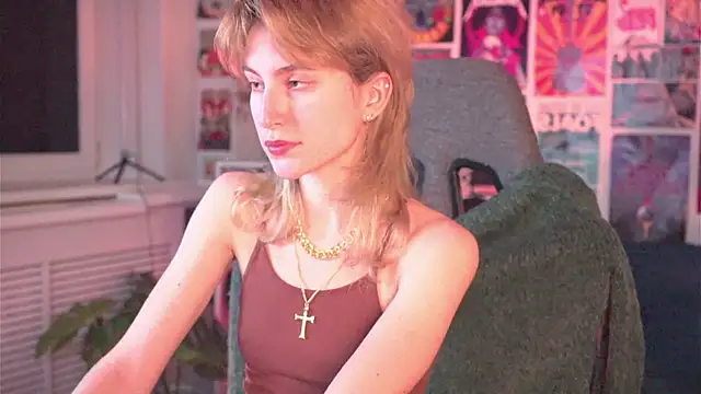 Snapshot of LuxRayi chatting on 16, 1, 2025 LuxRayi online show from 16, 1, 2025