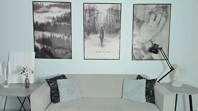 Snapshot of LuxRayi chatting on 6, 2, 2025 LuxRayi online show from 6, 2, 2025