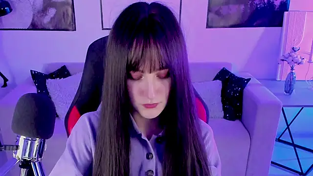 Snapshot of LuxRayi chatting on 11, 2, 2025 LuxRayi online show from 11, 2, 2025