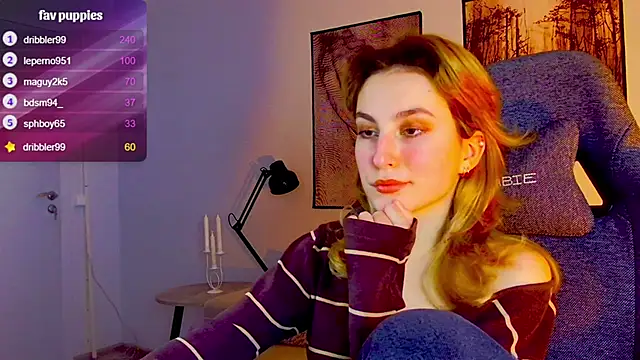 Snapshot of LuxRayi chatting on 26, 2, 2025 LuxRayi online show from 26, 2, 2025