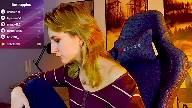 Snapshot of LuxRayi chatting on 27, 2, 2025 LuxRayi online show from 27, 2, 2025