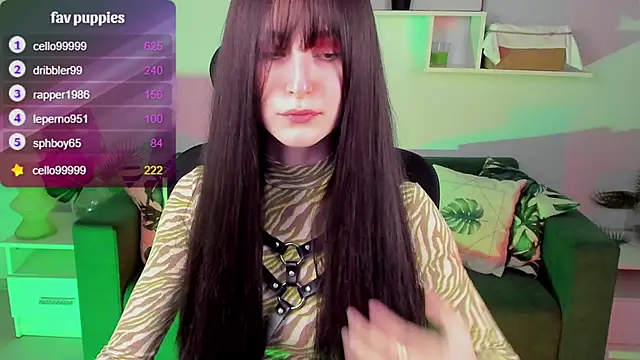 Snapshot of LuxRayi chatting on 3, 3, 2025 LuxRayi online show from 3, 3, 2025