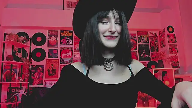 Snapshot of LuxRayi chatting on 19, 3, 2025 LuxRayi online show from 19, 3, 2025