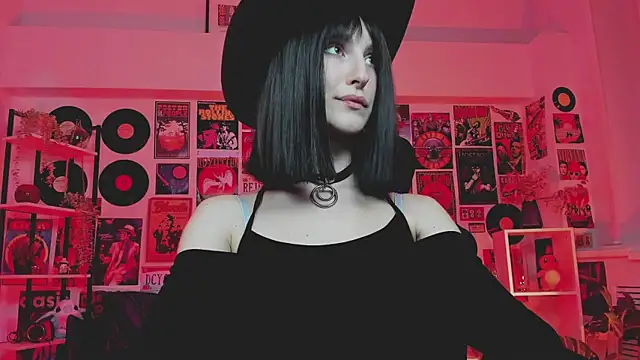 Snapshot of LuxRayi chatting on 20, 3, 2025 LuxRayi online show from 20, 3, 2025