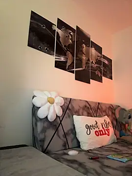 Eelleen online show from 4, 12, 2025