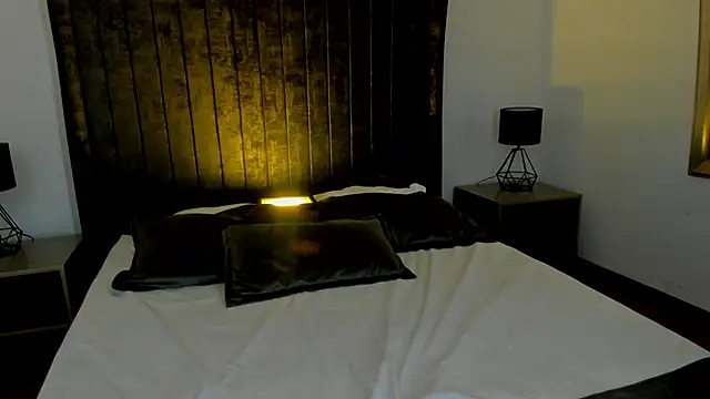 NataGarcia online show from 24, 2, 2025