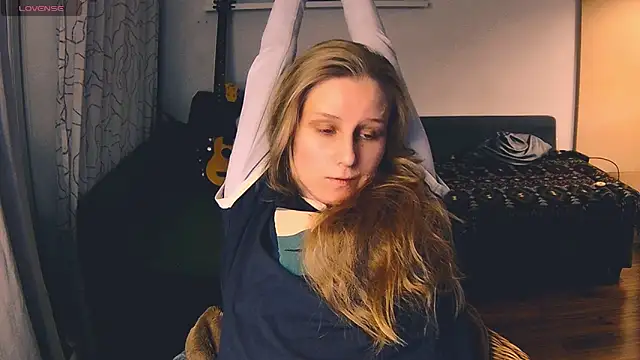 Snapshot of KatiKate chatting on 2, 12, 2024 KatiKate online show from 2, 12, 2024