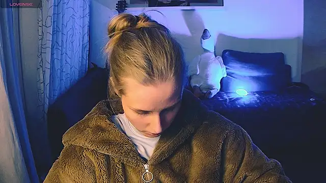 Snapshot of KatiKate chatting on 2, 12, 2024 KatiKate online show from 2, 12, 2024