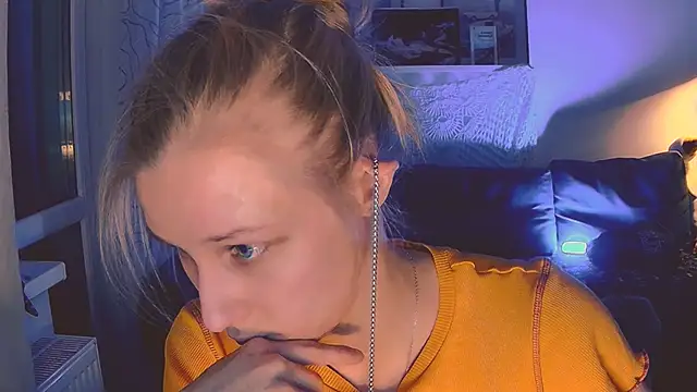 Snapshot of KatiKate chatting on 8, 12, 2024 KatiKate online show from 8, 12, 2024