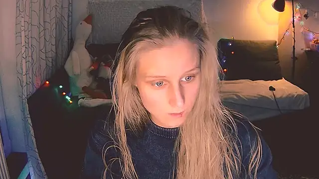 Snapshot of KatiKate chatting on 11, 12, 2024 KatiKate online show from 11, 12, 2024