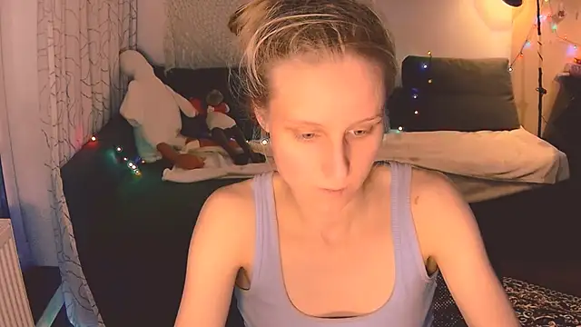 Snapshot of KatiKate chatting on 11, 12, 2024 KatiKate online show from 11, 12, 2024