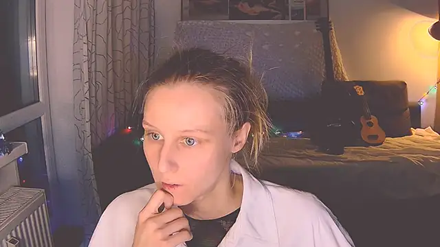 Snapshot of KatiKate chatting on 12, 12, 2024 KatiKate online show from 12, 12, 2024