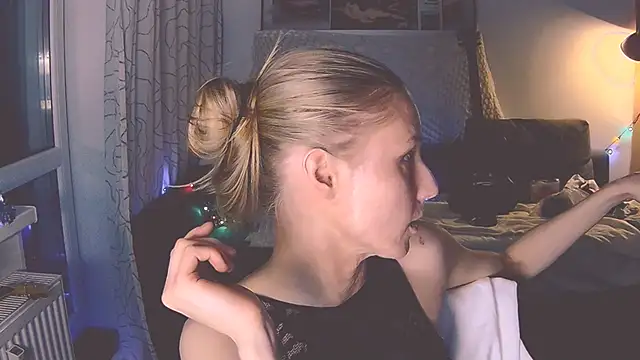 Snapshot of KatiKate chatting on 13, 12, 2024 KatiKate online show from 13, 12, 2024