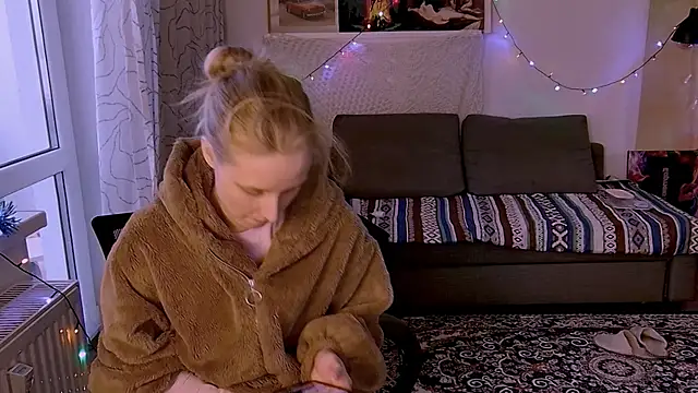 Snapshot of KatiKate chatting on 3, 2, 2025 KatiKate online show from 3, 2, 2025