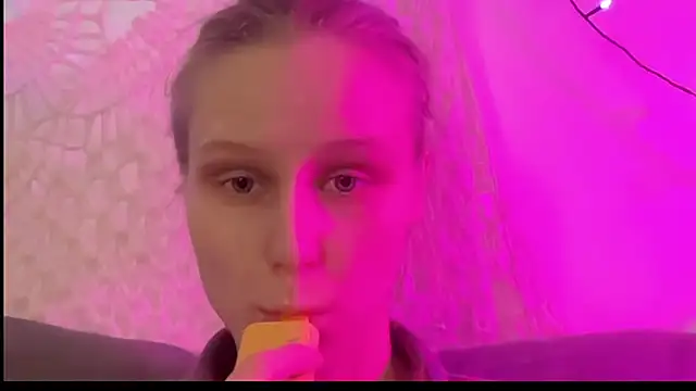 Snapshot of KatiKate chatting on 12, 2, 2025 KatiKate online show from 12, 2, 2025