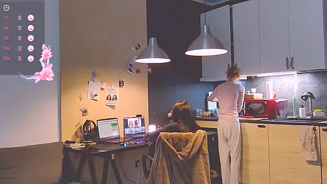 Snapshot of KatiKate chatting on 4, 3, 2025 KatiKate online show from 4, 3, 2025