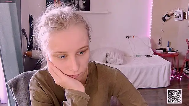 Snapshot of KatiKate chatting on 9, 9, 2025 KatiKate online show from 9, 9, 2025