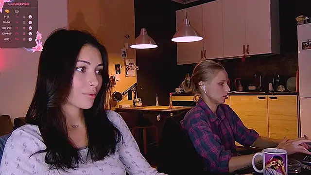 Snapshot of KatiKate chatting on 6, 10, 2025 KatiKate online show from 6, 10, 2025