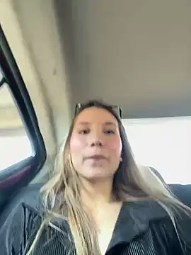 SophieRaily  online show from 21, 2, 2025