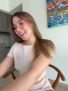 SophieRaily  online show from 11, 3, 2025