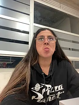 Snapshot of girl_anni chatting on 28, 2, 2025 girl anni online show from 28, 2, 2025