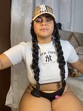 Violetrousse online show from 8, 11, 2025