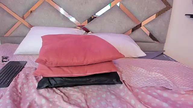 Snapshot of marian_pinzon chatting on 28, 2, 2025 marian pinzon online show from 28, 2, 2025