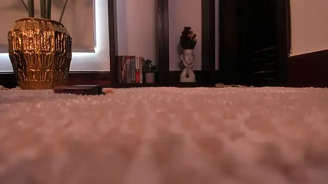 LunaMystyque online show from 8, 4, 2026