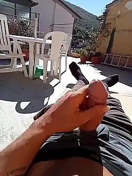 Snapshot of MrTamburine22 chatting on 6, 10, 2025 MrTamburine22 online show from 6, 10, 2025