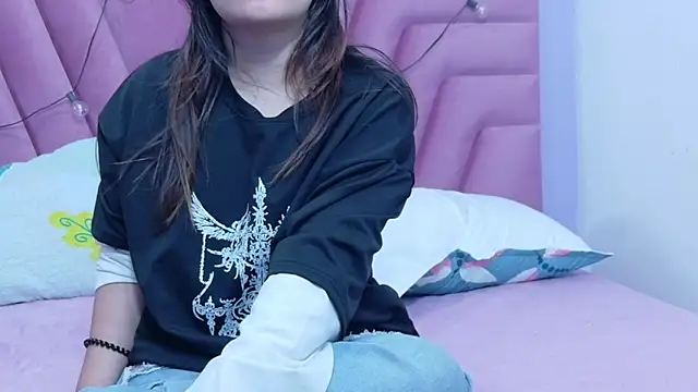 hornybarelylegalgirl online show from 25, 3, 2026