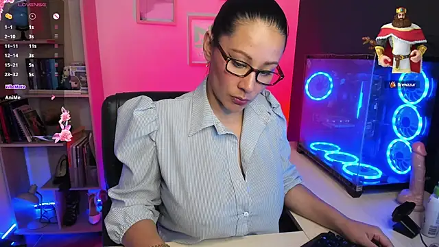 Sue Wolls online show from 3, 2, 2025