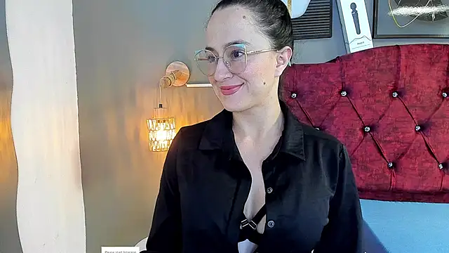 Snapshot of angela_nix chatting on 4, 6, 2026 angela nix online show from 4, 6, 2026