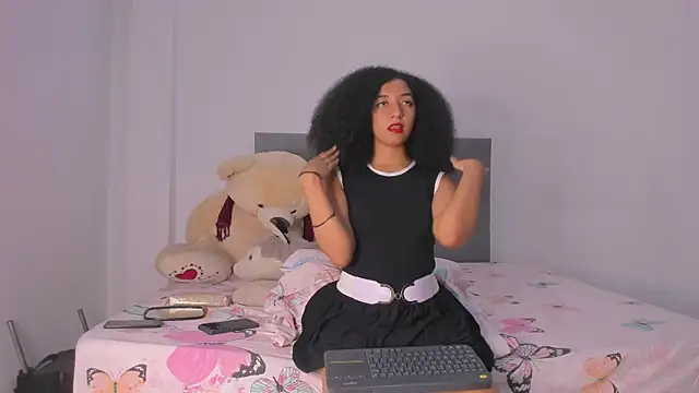 NAHOMI MILLER online show from 17, 1, 2025