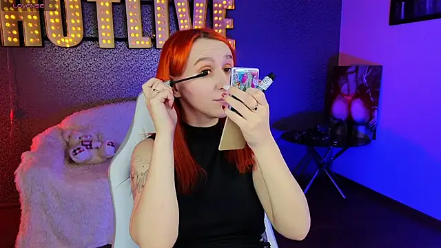 Snapshot of AliceBYKiss chatting on 22, 1, 2025 AliceBYKiss online show from 22, 1, 2025