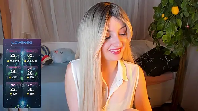 Katty Lights online show from 4, 1, 2025