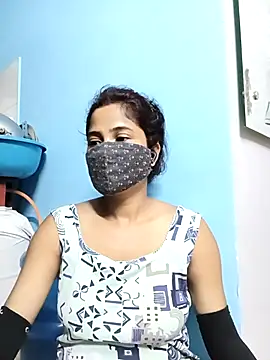 Snapshot of samosa73 chatting on 5, 10, 2025 samosa73 online show from 5, 10, 2025