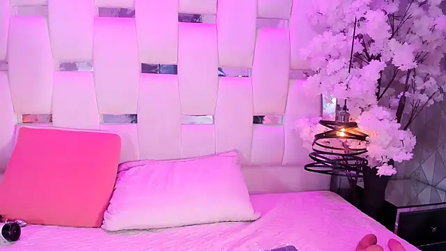 Parismorelli1 online show from 18, 4, 2026