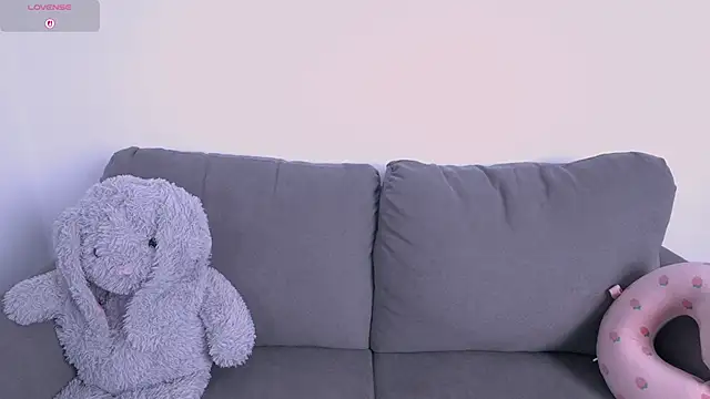 petite paola online show from 11, 6, 2026