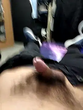 Snapshot of Alee3xxx chatting on 24, 10, 2025 Alee3xxx online show from 24, 10, 2025