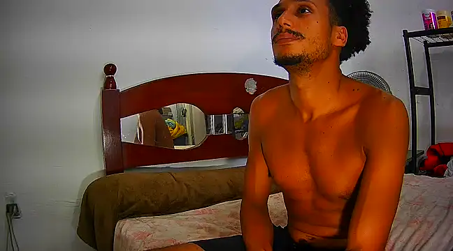 SkinnyLatinMan online show from 17, 2, 2025