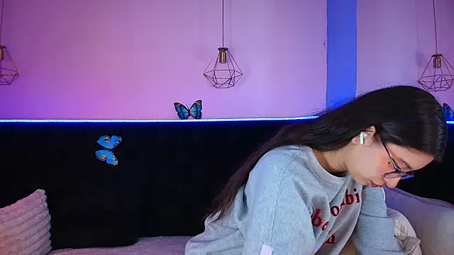 Anastasia Whitee online show from 8, 4, 2026