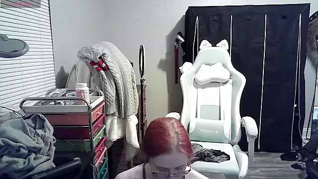 LilyFoxxx online show from 19, 1, 2025