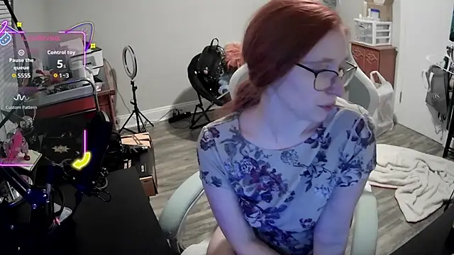 LilyFoxxx online show from 12, 9, 2025