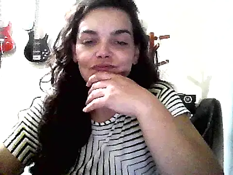 Snapshot of escritorasafada chatting on 12, 3, 2025 escritorasafada online show from 12, 3, 2025