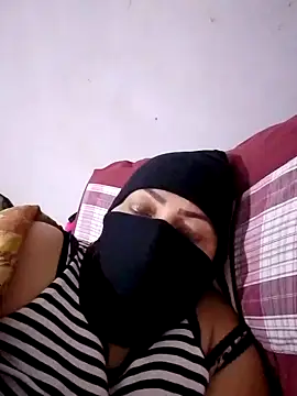 Snapshot of Osha10 chatting on 4, 12, 2024 Osha10 online show from 4, 12, 2024