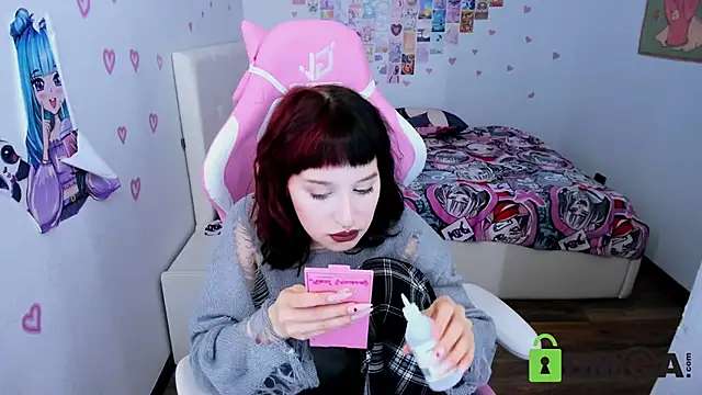 ElizaNik  online show from 30, 1, 2025