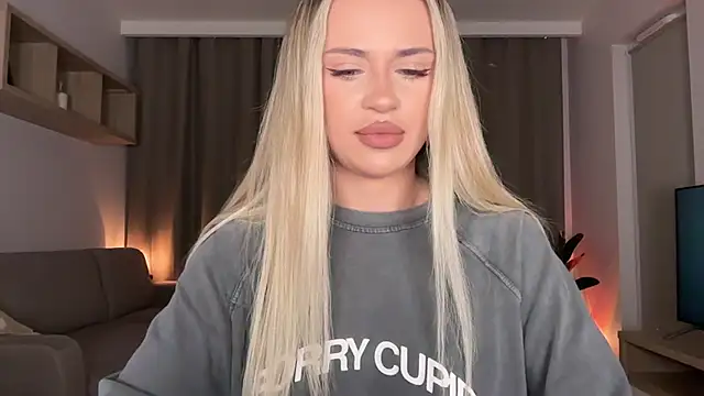 Snapshot of Julia_RL chatting on 13, 10, 2025 Julia RL online show from 13, 10, 2025