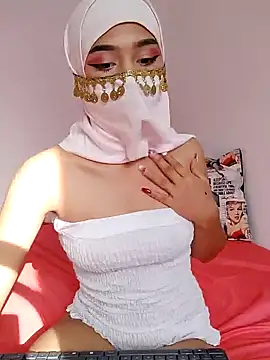 Aaliyah Salma online show from 2, 2, 2025