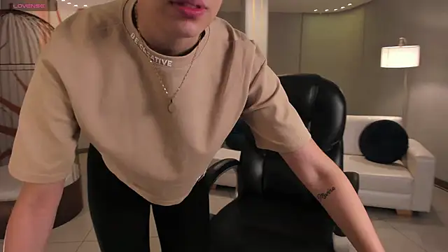 KaiaFerreira online show from 17, 9, 2025